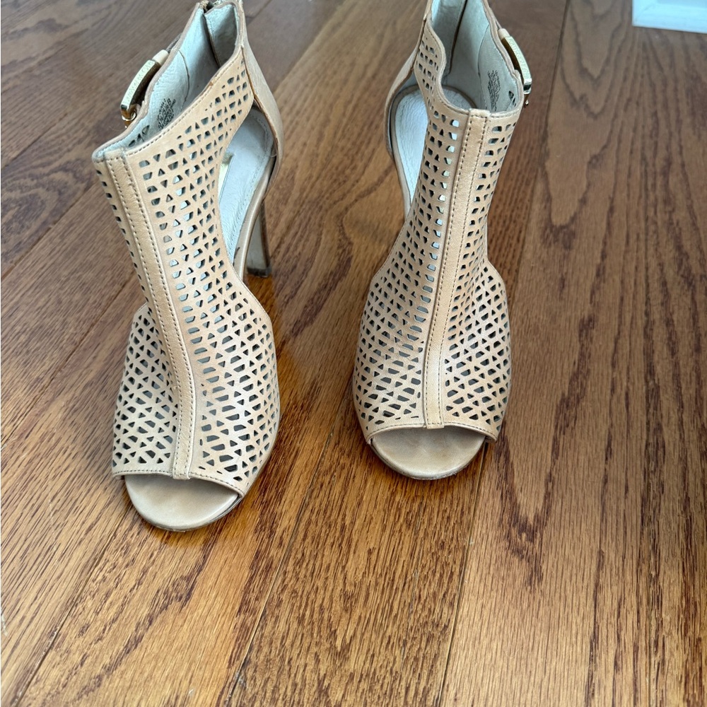Louise et Cie Tan Heels with Peep-Toe Design